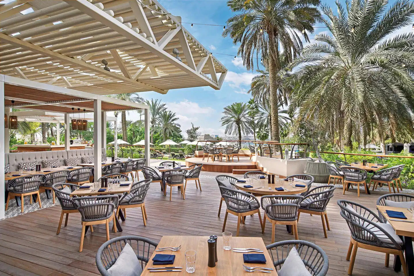 Le Meridien Mina Seyahi Beach Resort & Waterpark Terrasse
