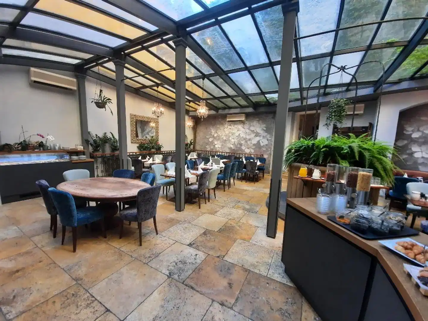 Antik Hotel Prague Lobby