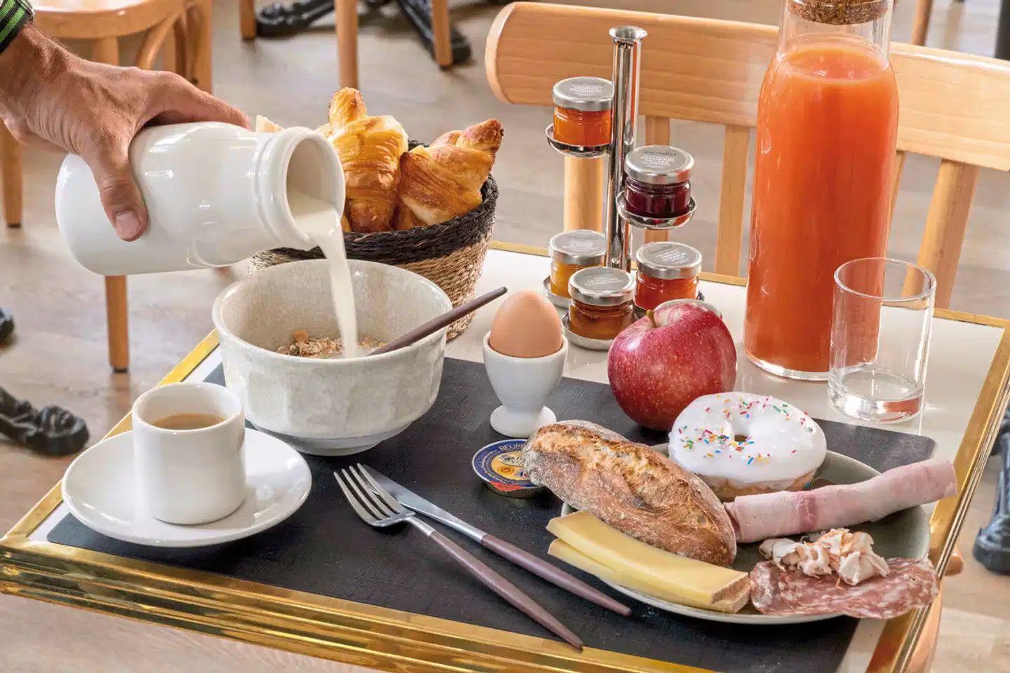 Le Petit Oberkampf Hotel & Spa Restaurant