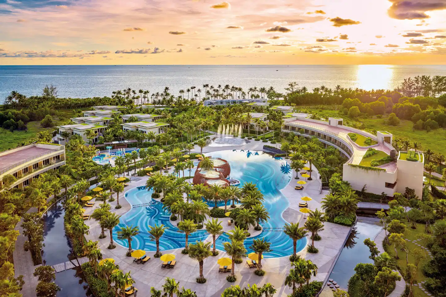 Pullman Phu Quoc Beach Resort Pool