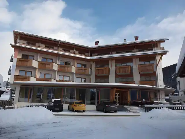 Sporthotel Rasen Aussenansicht