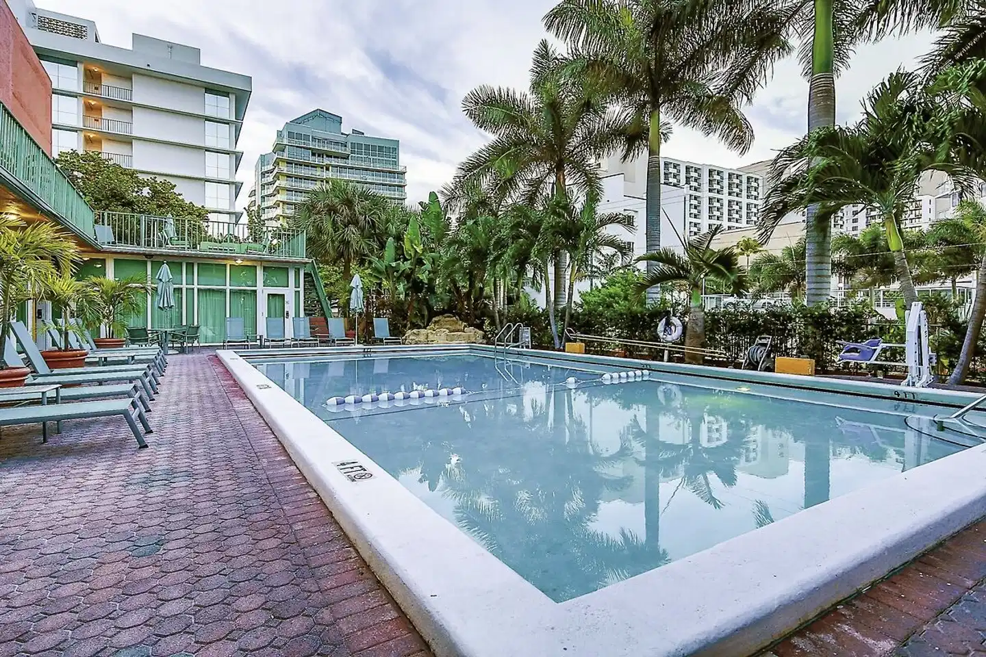 Best Western Plus Oceanside Inn Pool