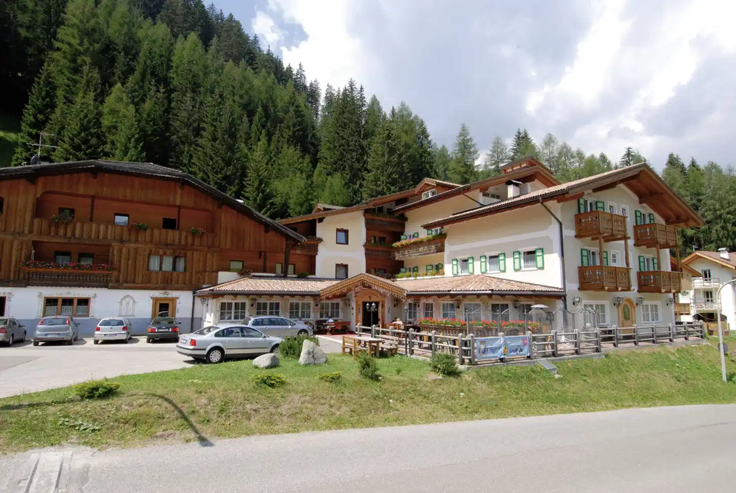 Dolomites Hotel Valacia Aussenansicht