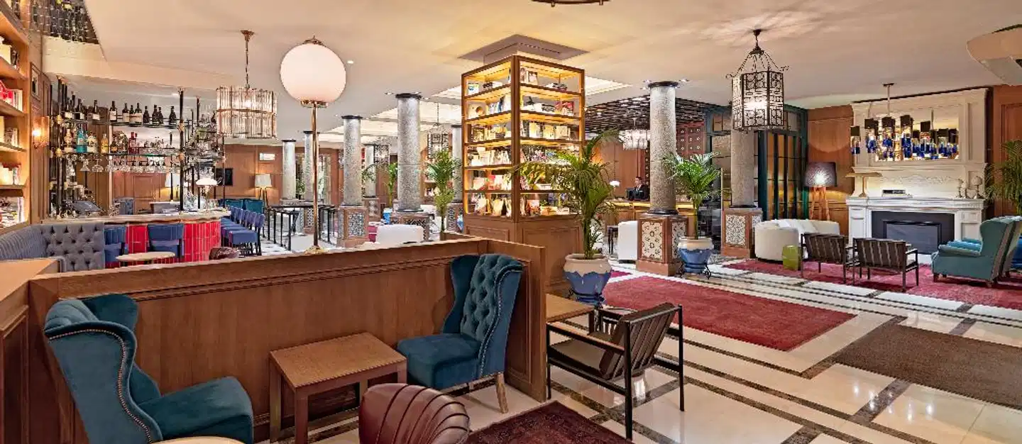 H10 Villa de la Reina Lobby