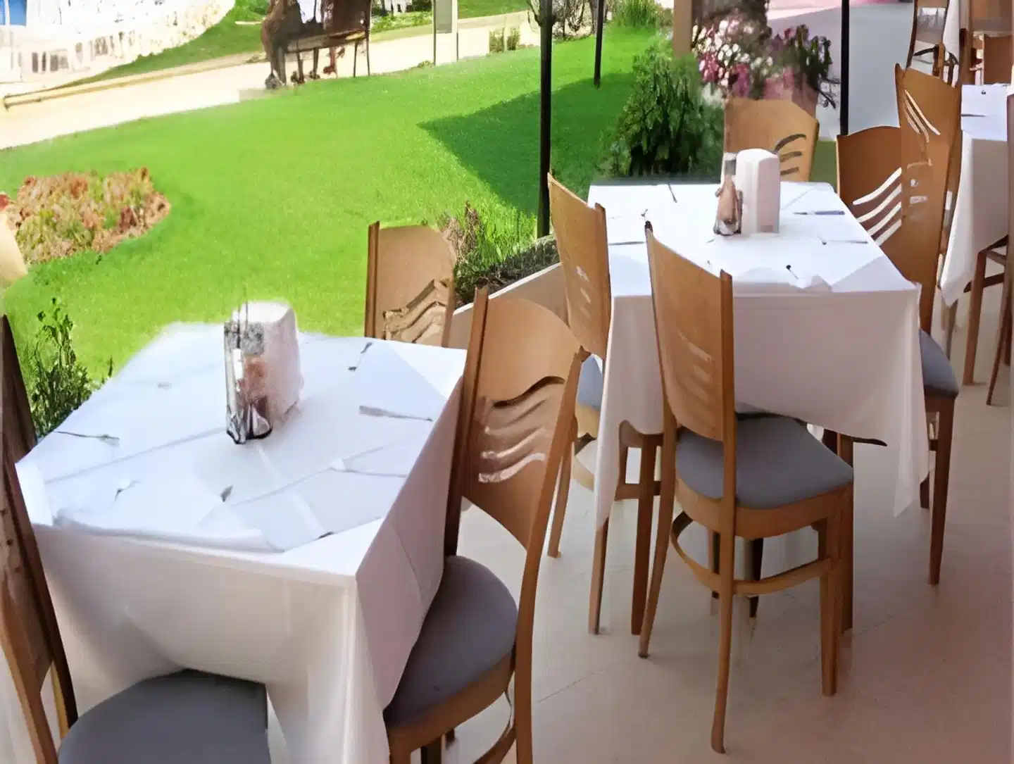 Madara Park Hotel Restaurant