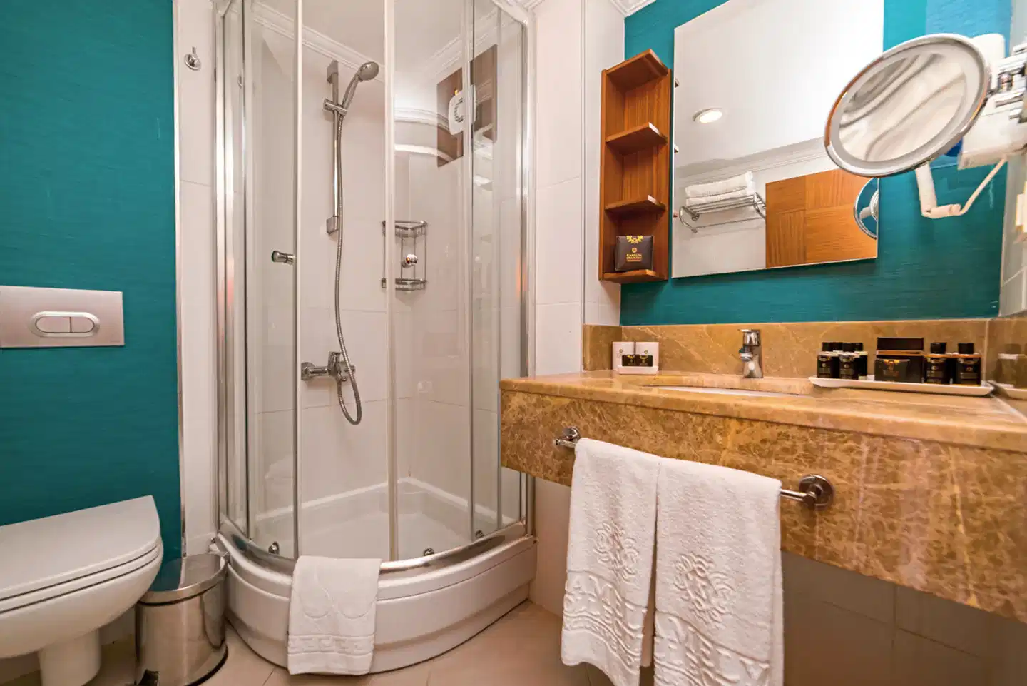 Kamelya Aishen Club Badezimmer