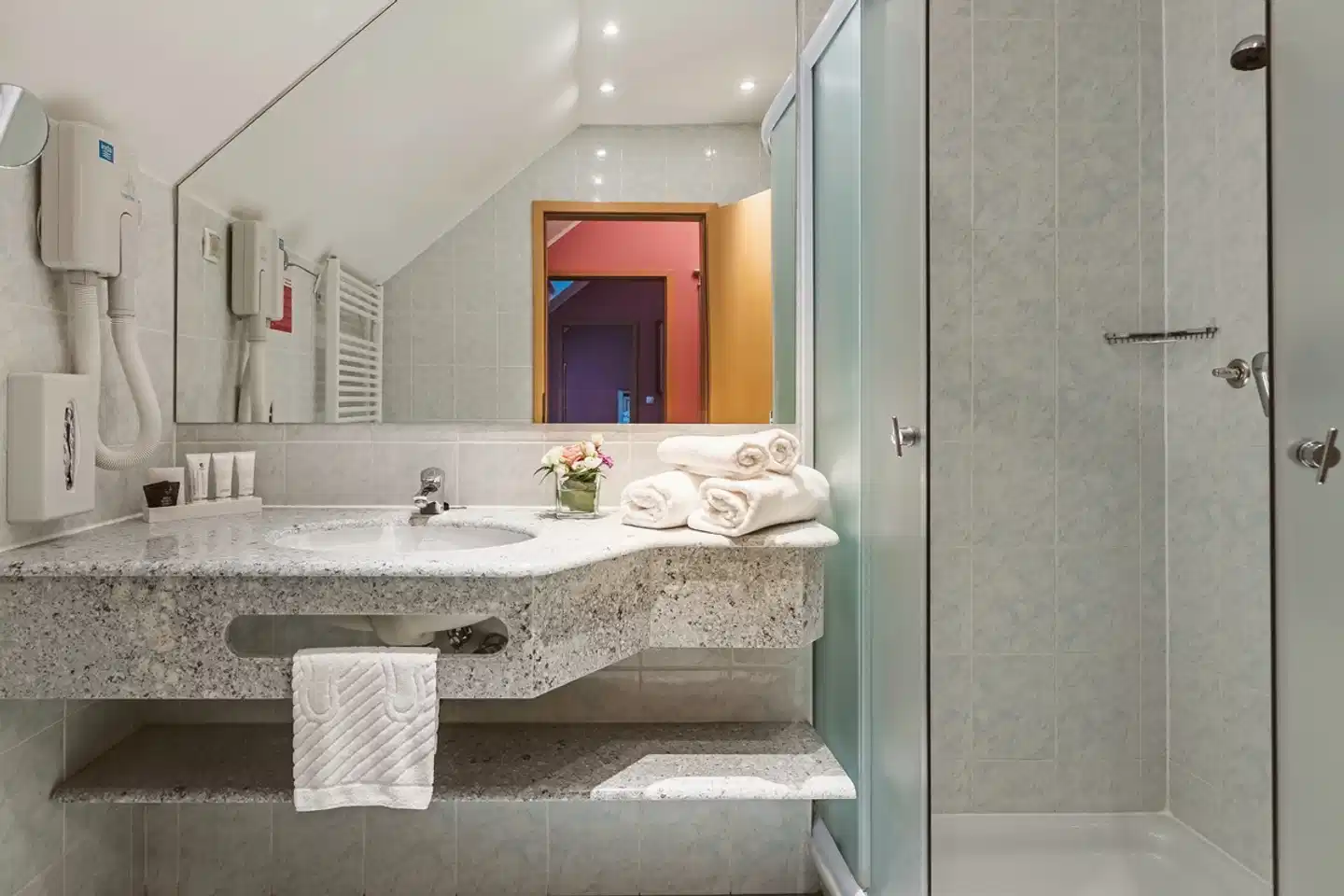 Ramada Hotel & Suites by Wyndham Kranjska Gora Badezimmer