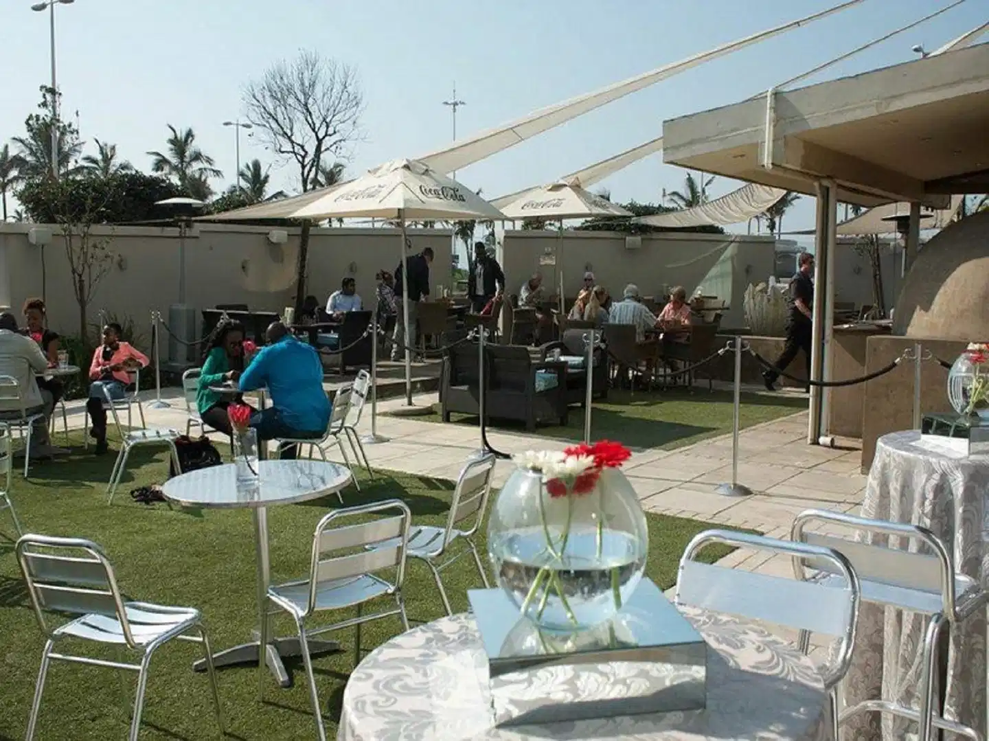 Blue Waters Hotel Terrasse