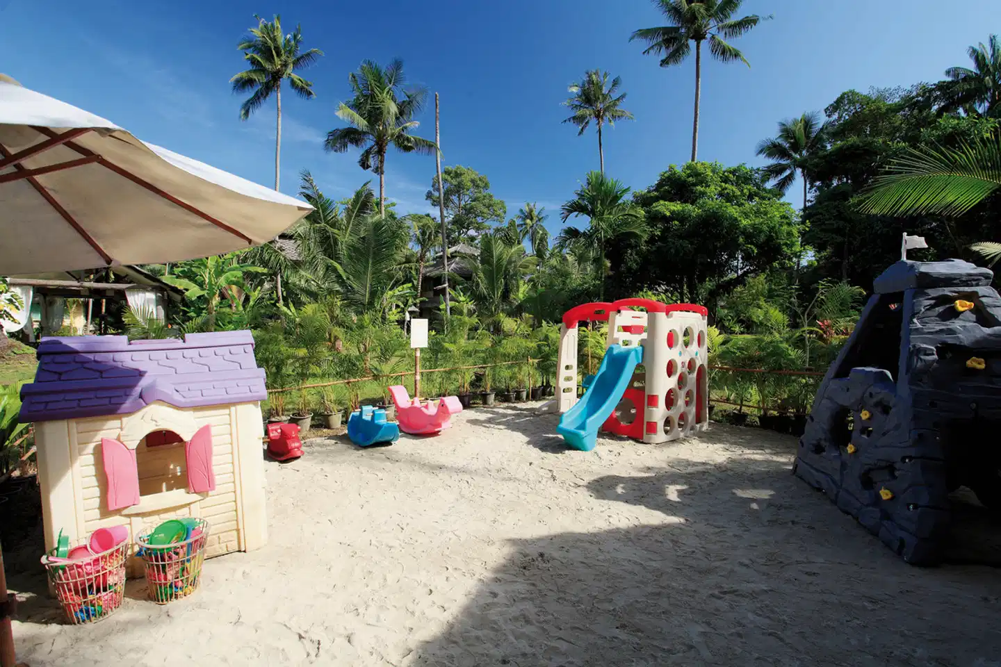 Centara Koh Chang Tropicana Resort Strand