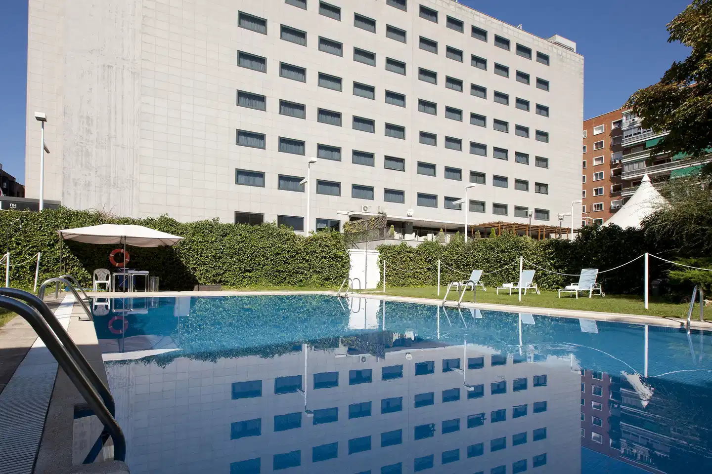 NH Madrid Ventas Pool