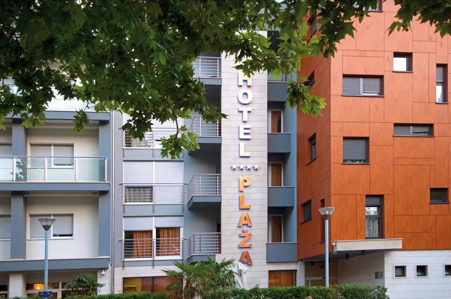 Hotel Plaza Omis Aussenansicht