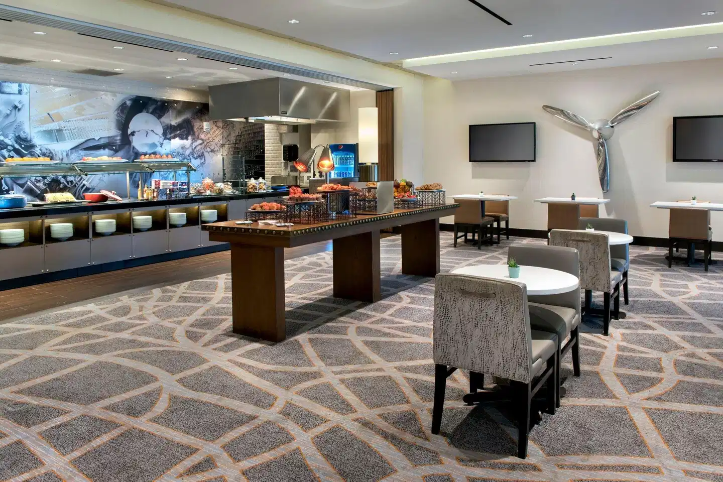 Newark Liberty International Airport Marriott Bar