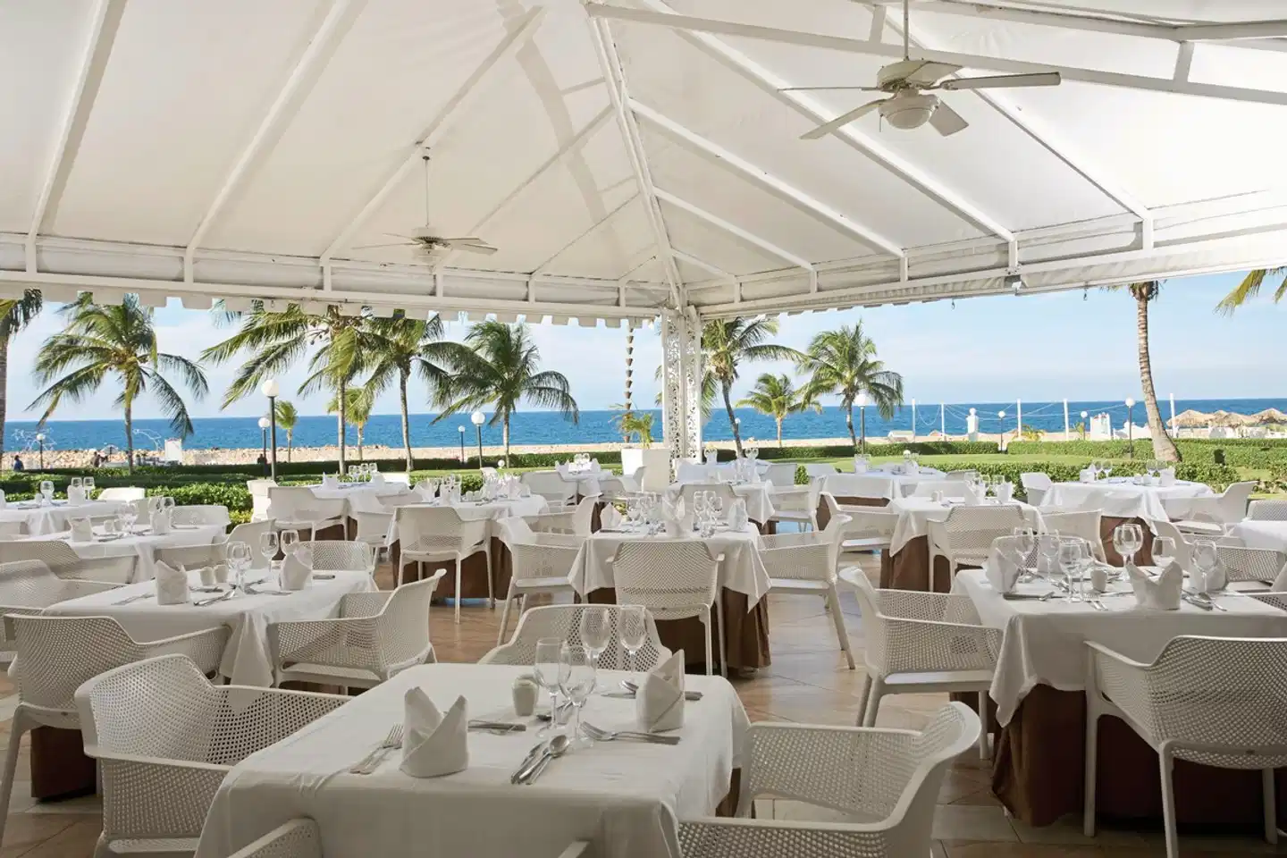 Bahia Principe Luxury Runaway Bay Restaurant