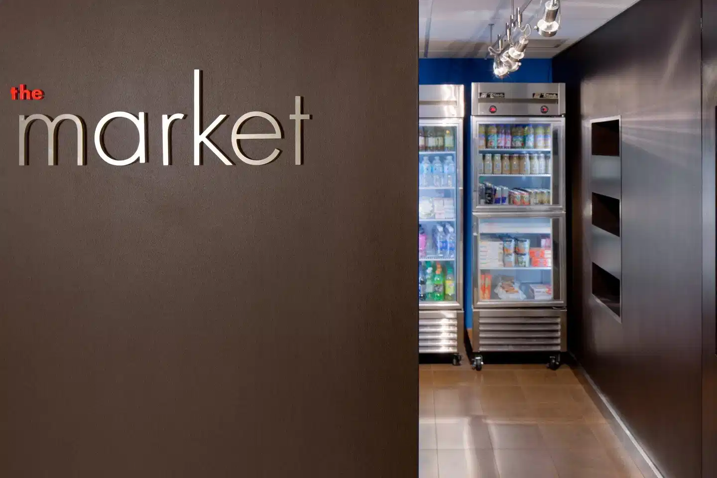 Courtyard by Marriott Jersey City Newport Lobby