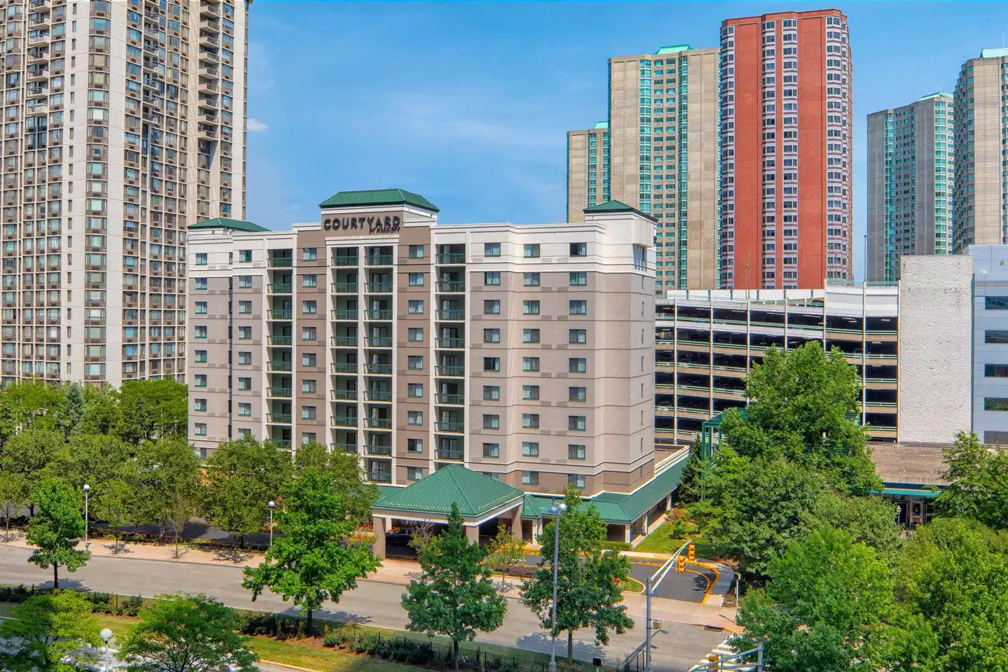 Courtyard by Marriott Jersey City Newport Aussenansicht