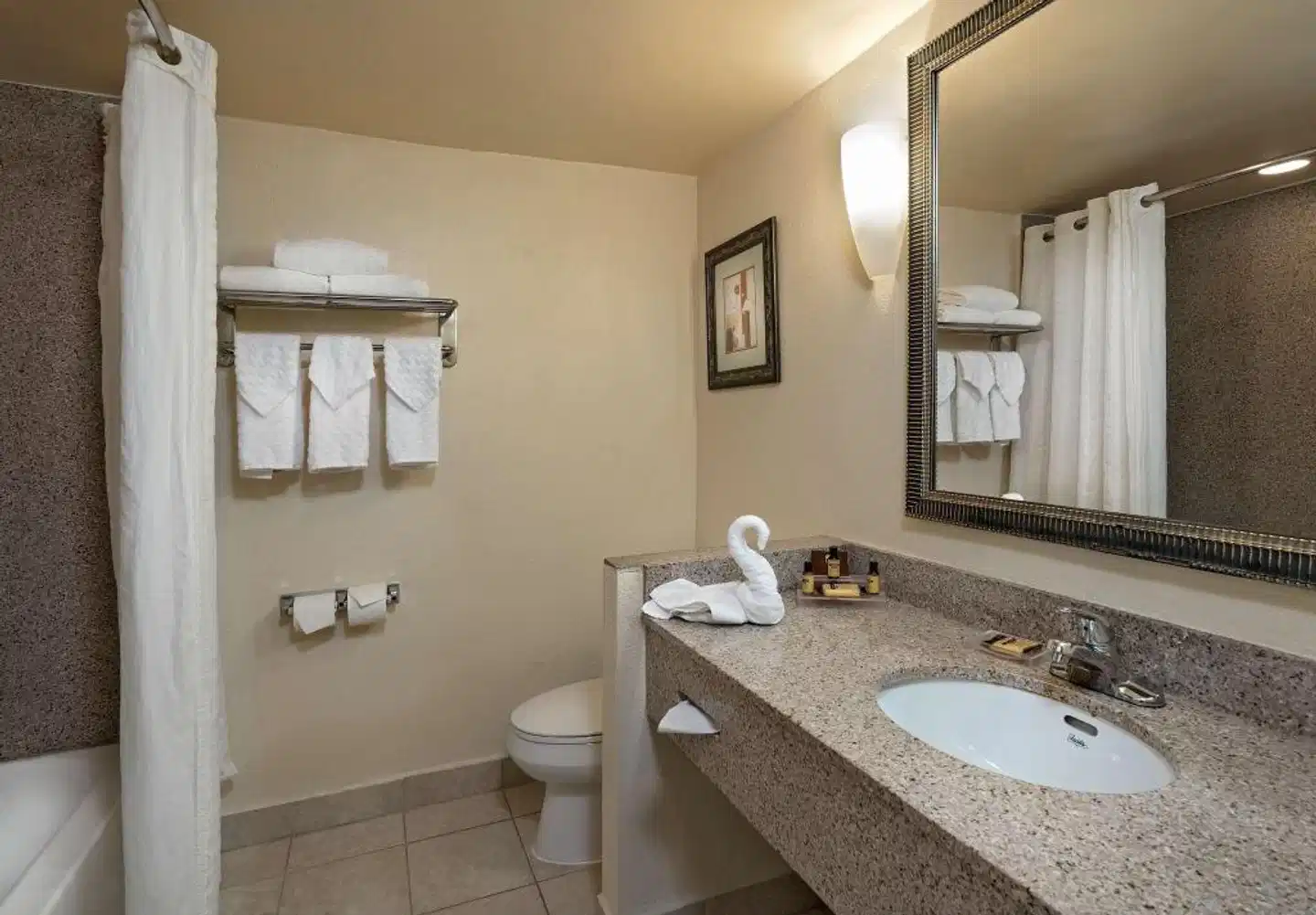 Best Western Plus Hotel & Conference Center Badezimmer