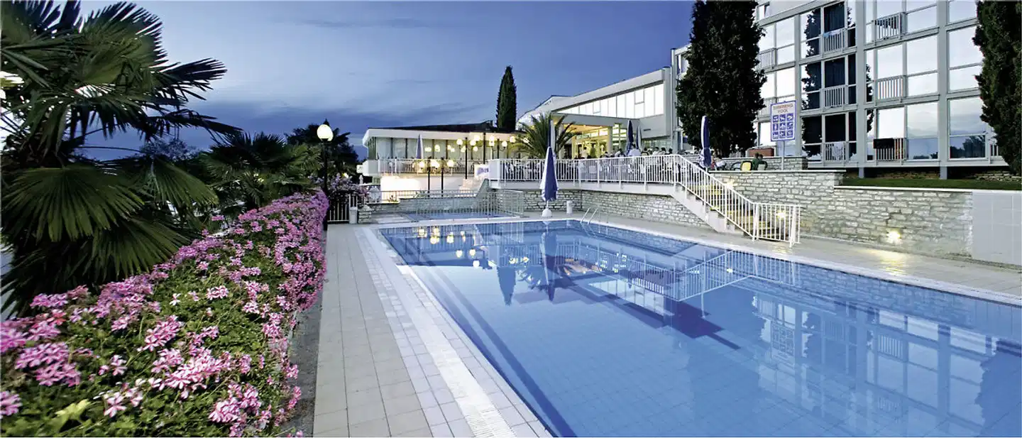 Zorna Plava Laguna Pool