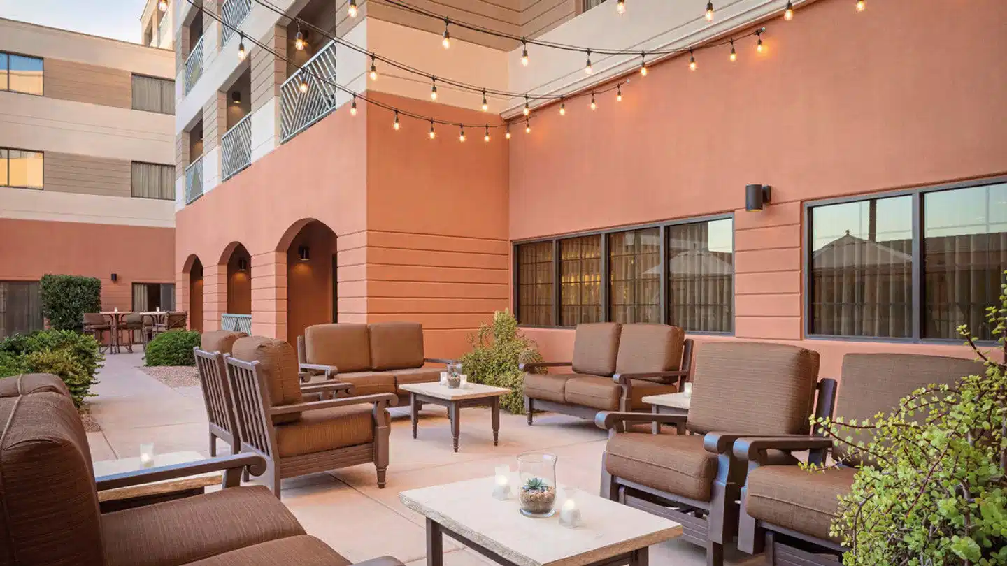 Courtyard by Marriott Scottsdale Old Town Lobby