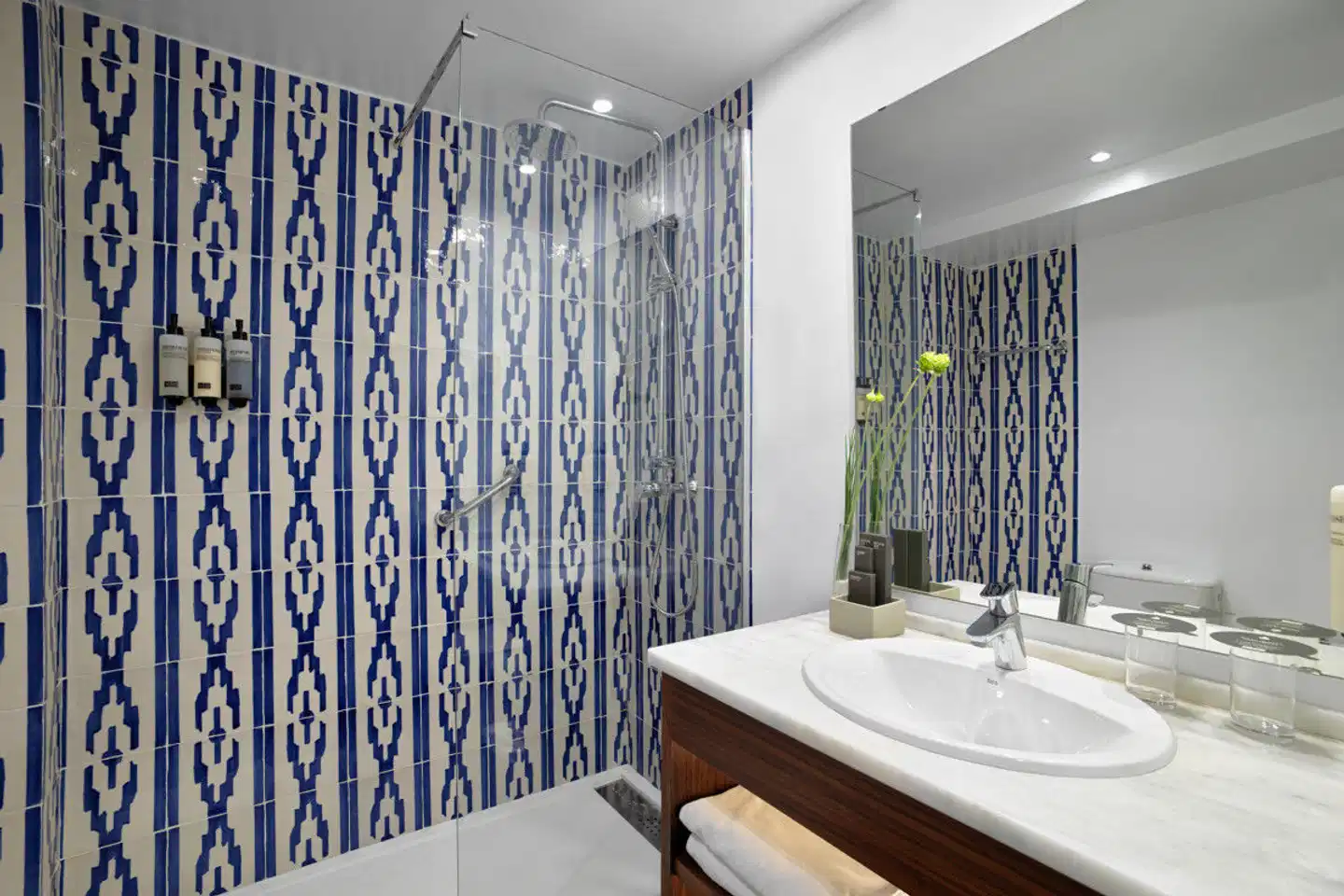 H10 Delfin Badezimmer