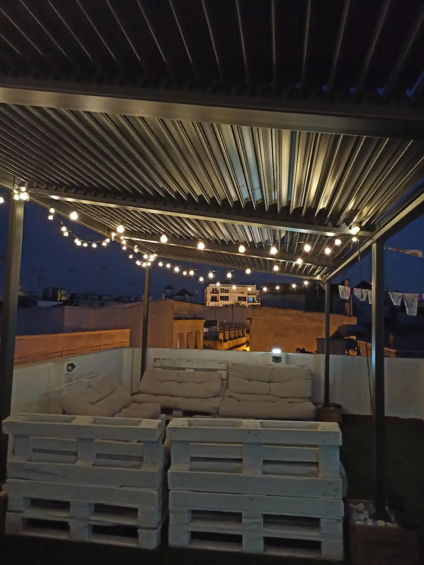 Vivian's Guest House Lobby