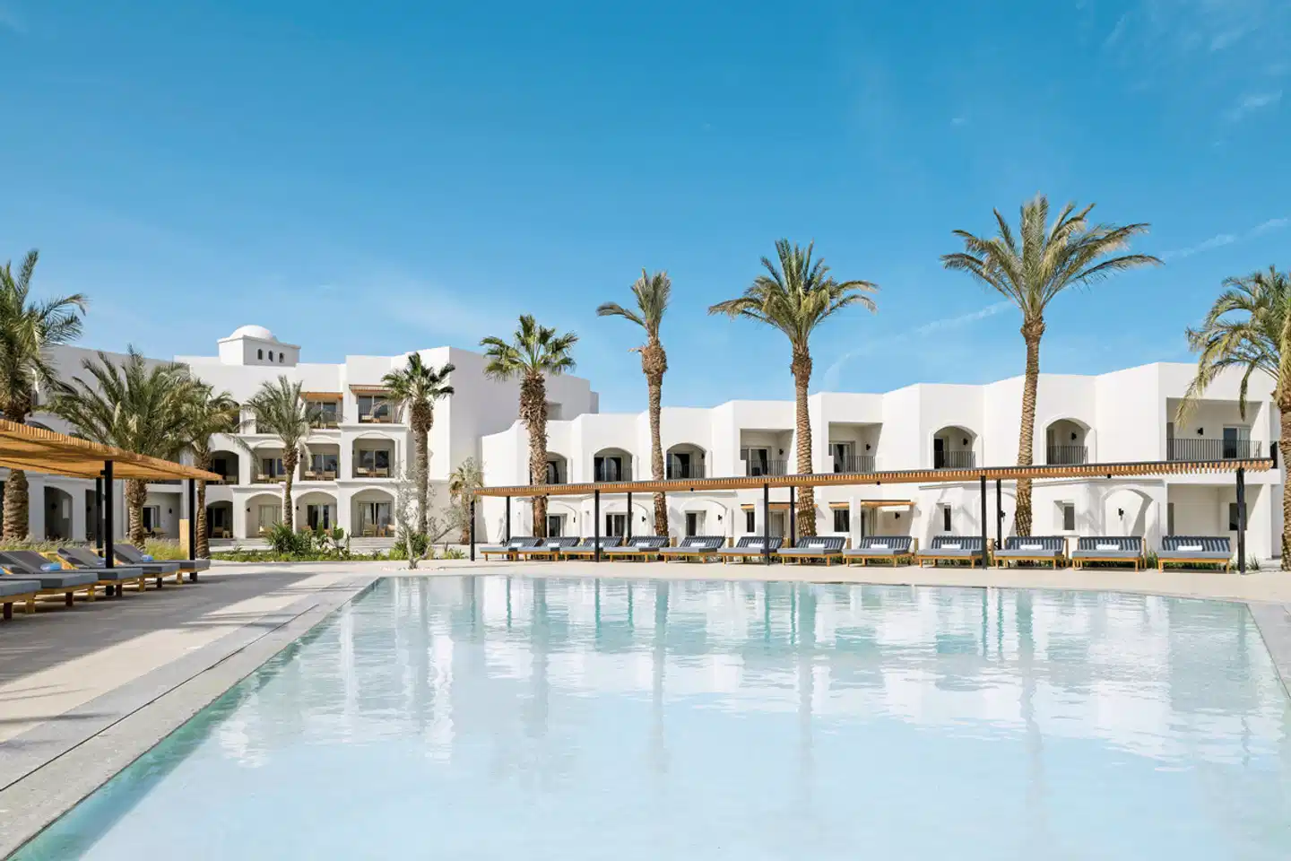 Serry Beach Resort Pool