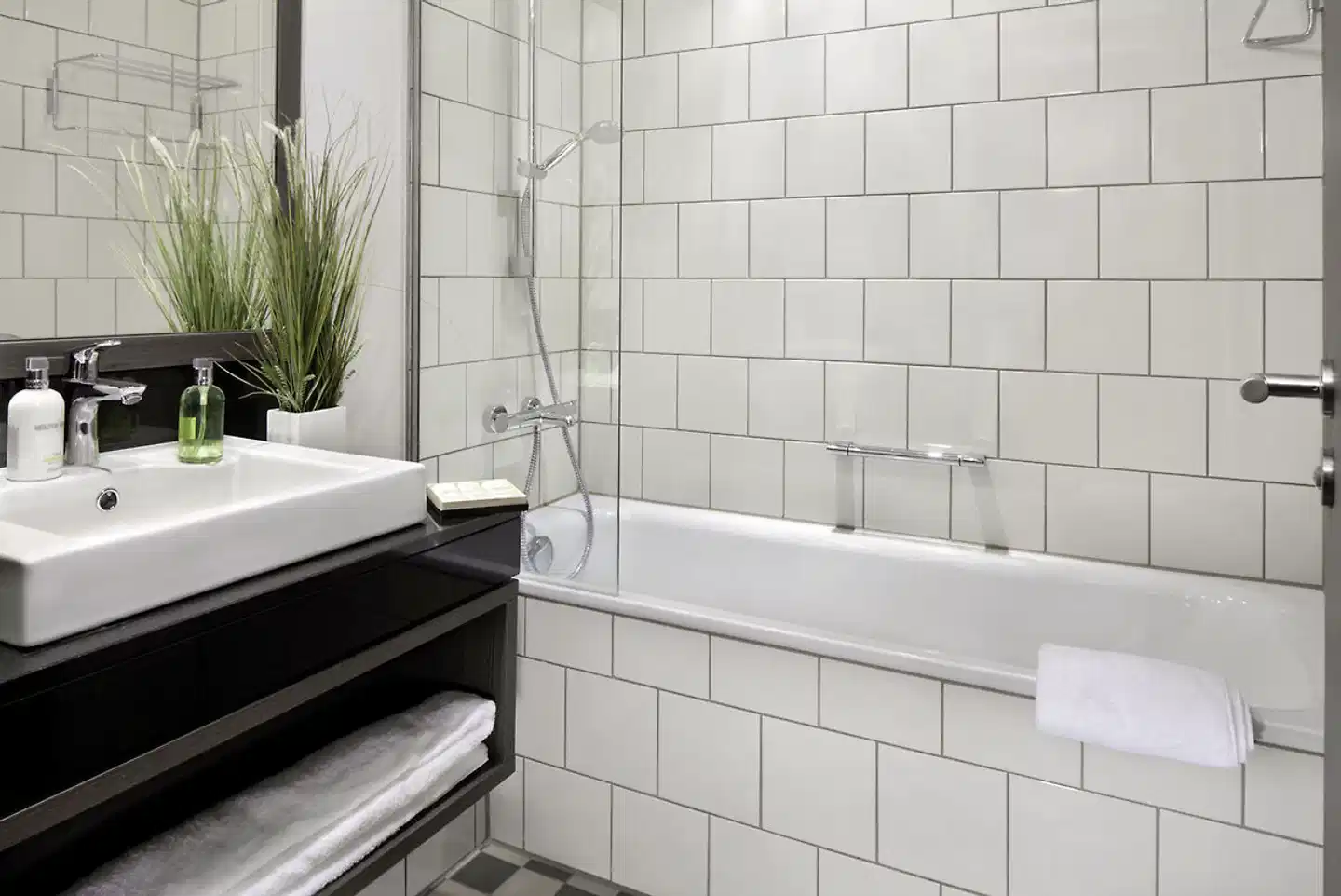 Citadines Michel Hamburg Badezimmer