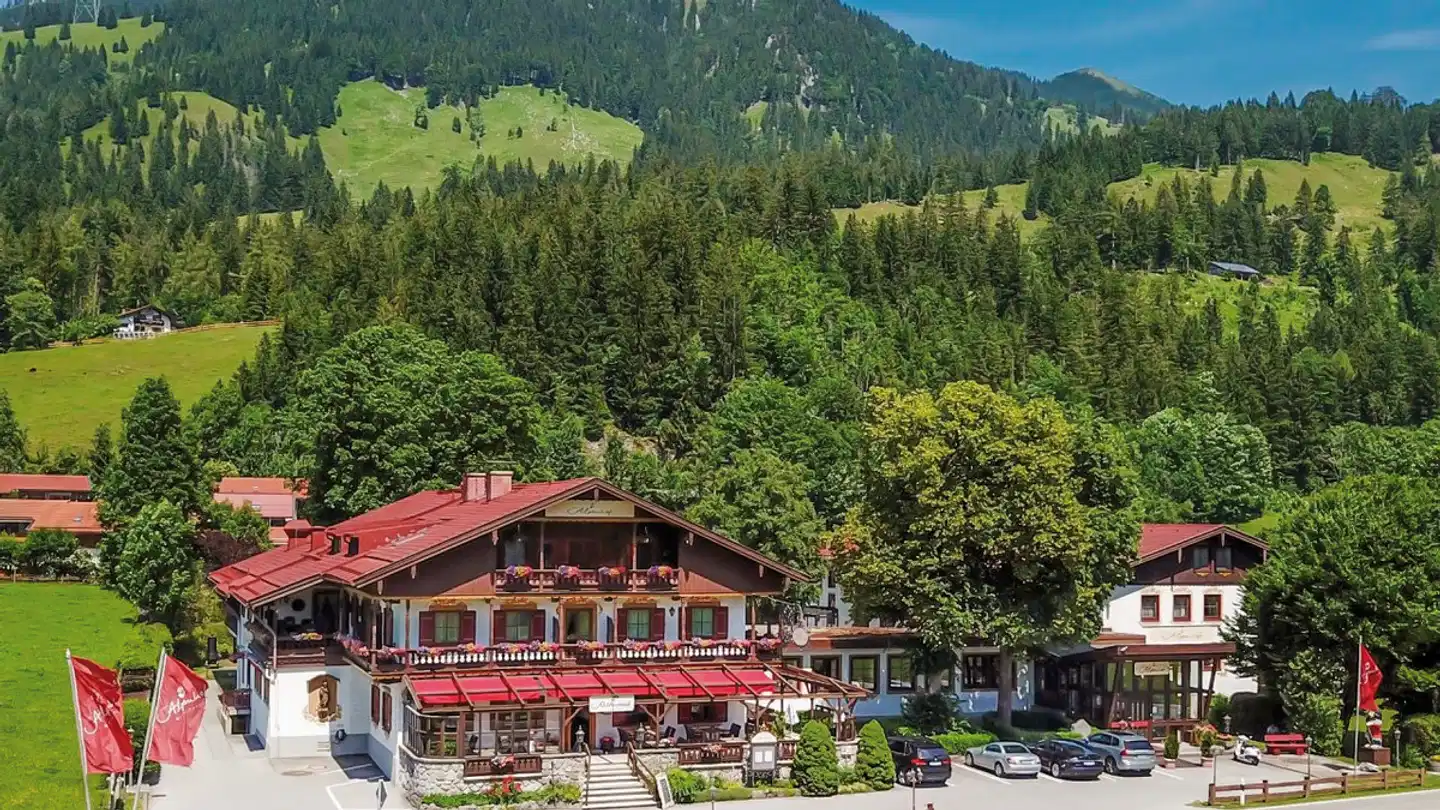 DEVA Hotel Alpenhof Aussenansicht
