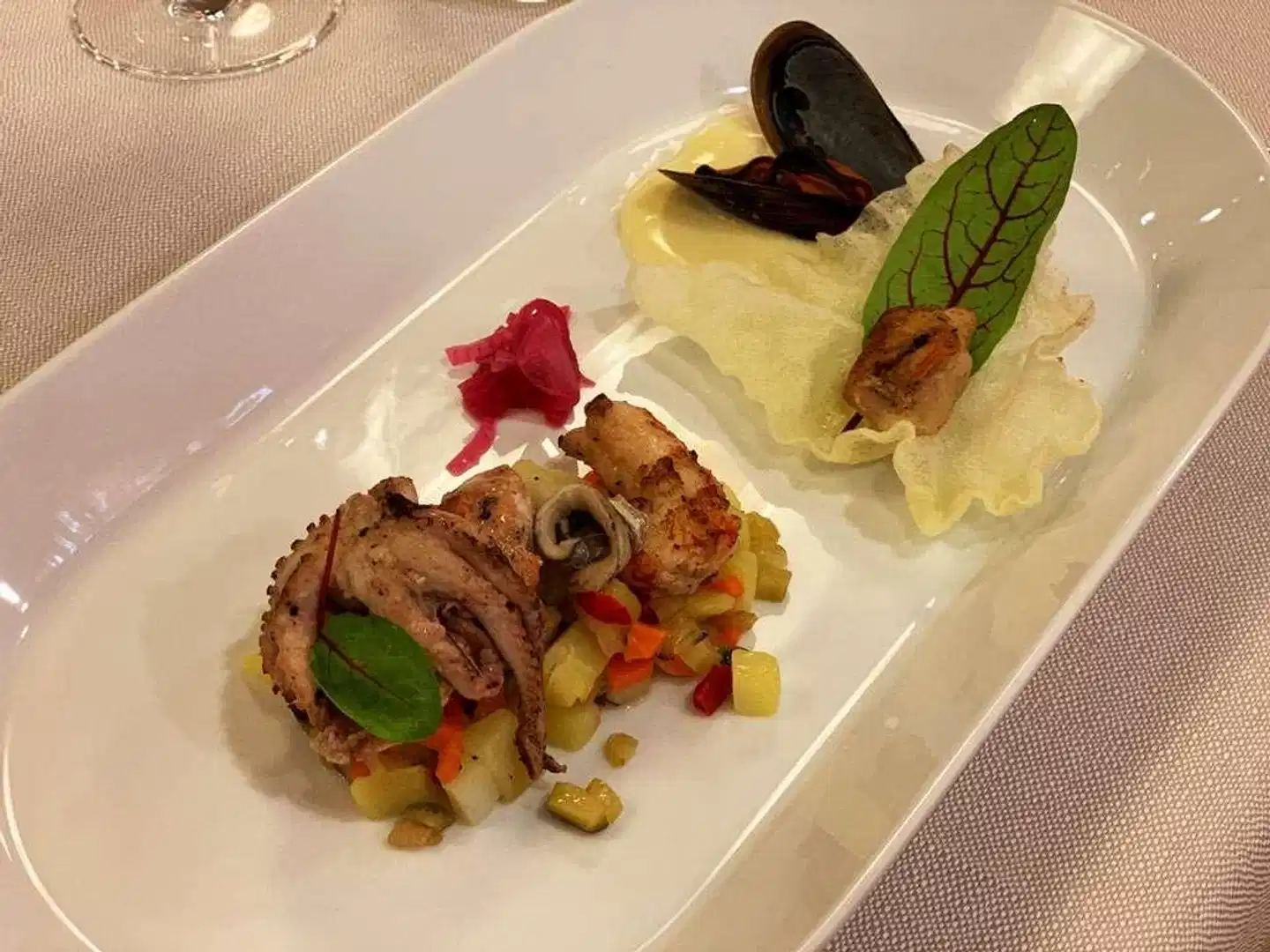 Carlton, a Joie de Vivre Hotel Restaurant