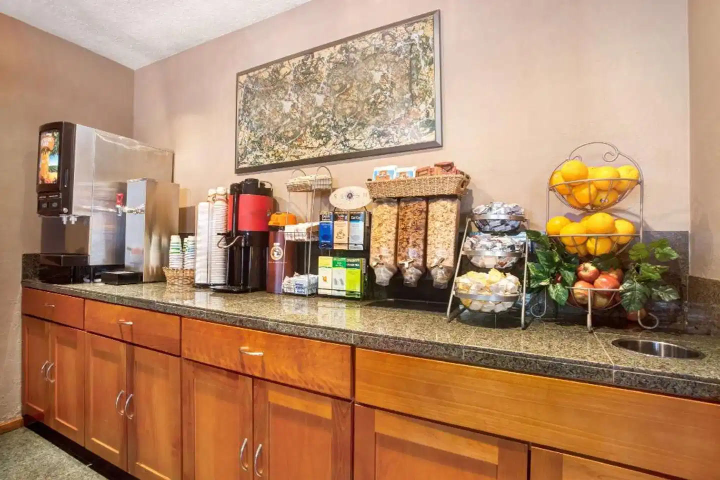 Travelodge Seattle by the Space Needle Bar