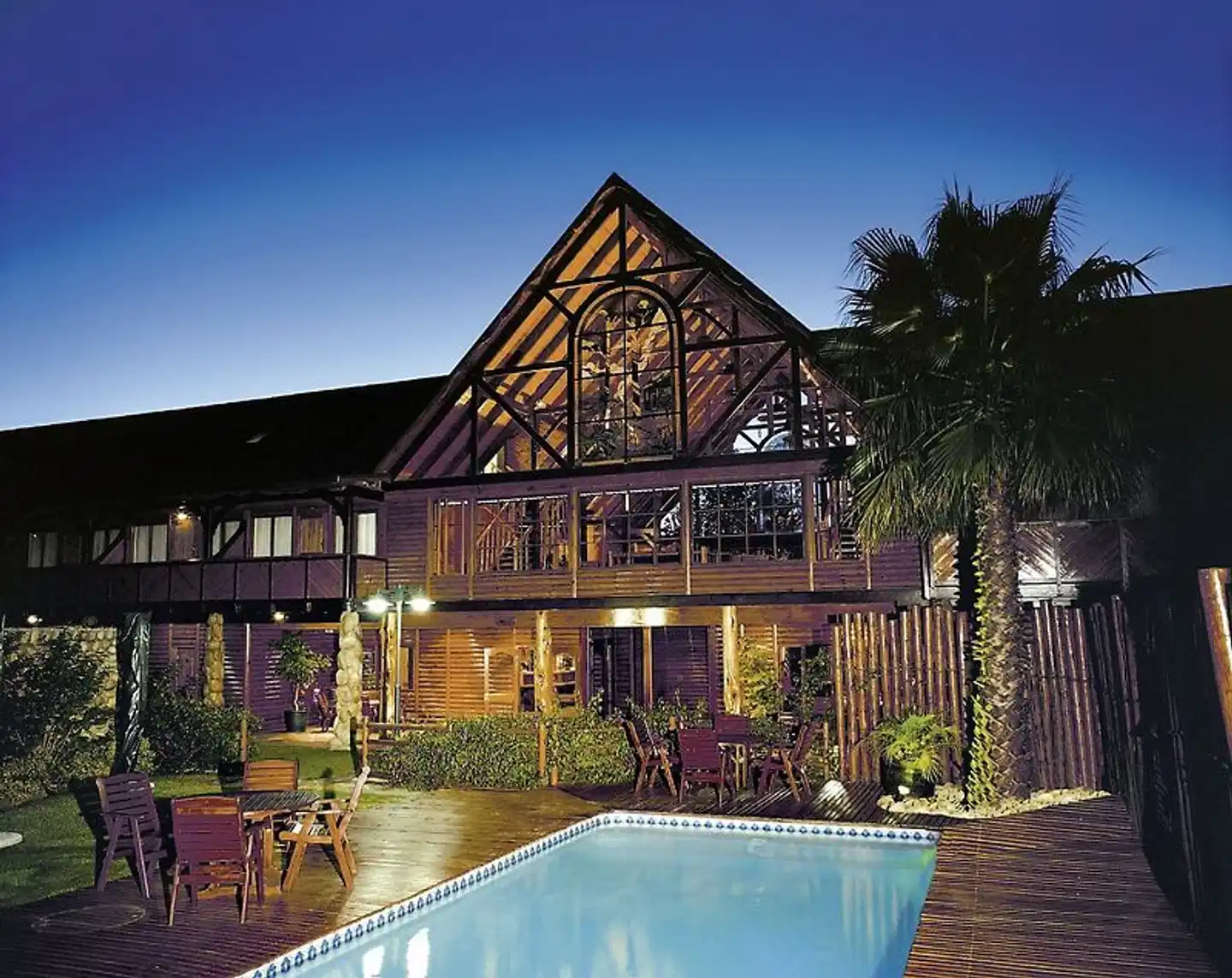 Knysna Log Inn Aussenansicht