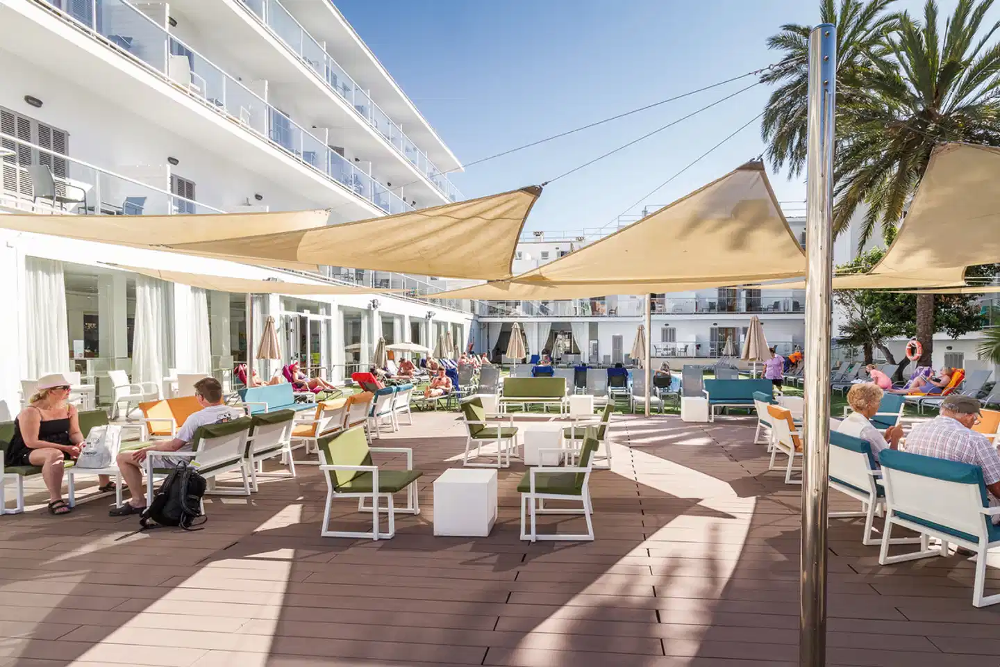 Eix Alcudia 18+ Restaurant