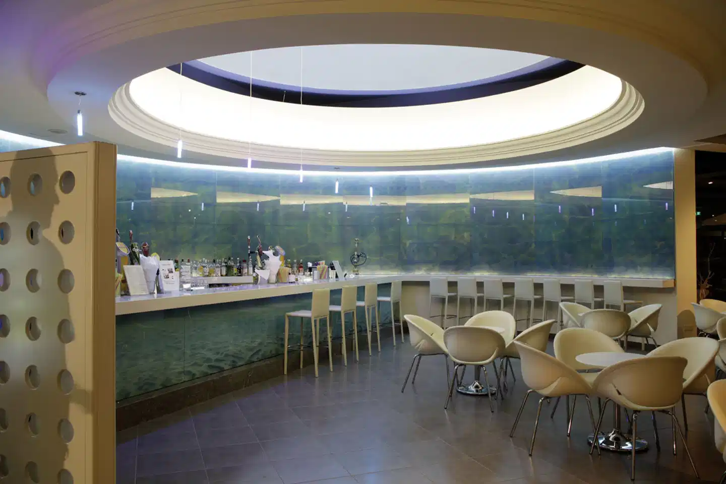 Leonardo Laura Beach & Splash Resort Bar