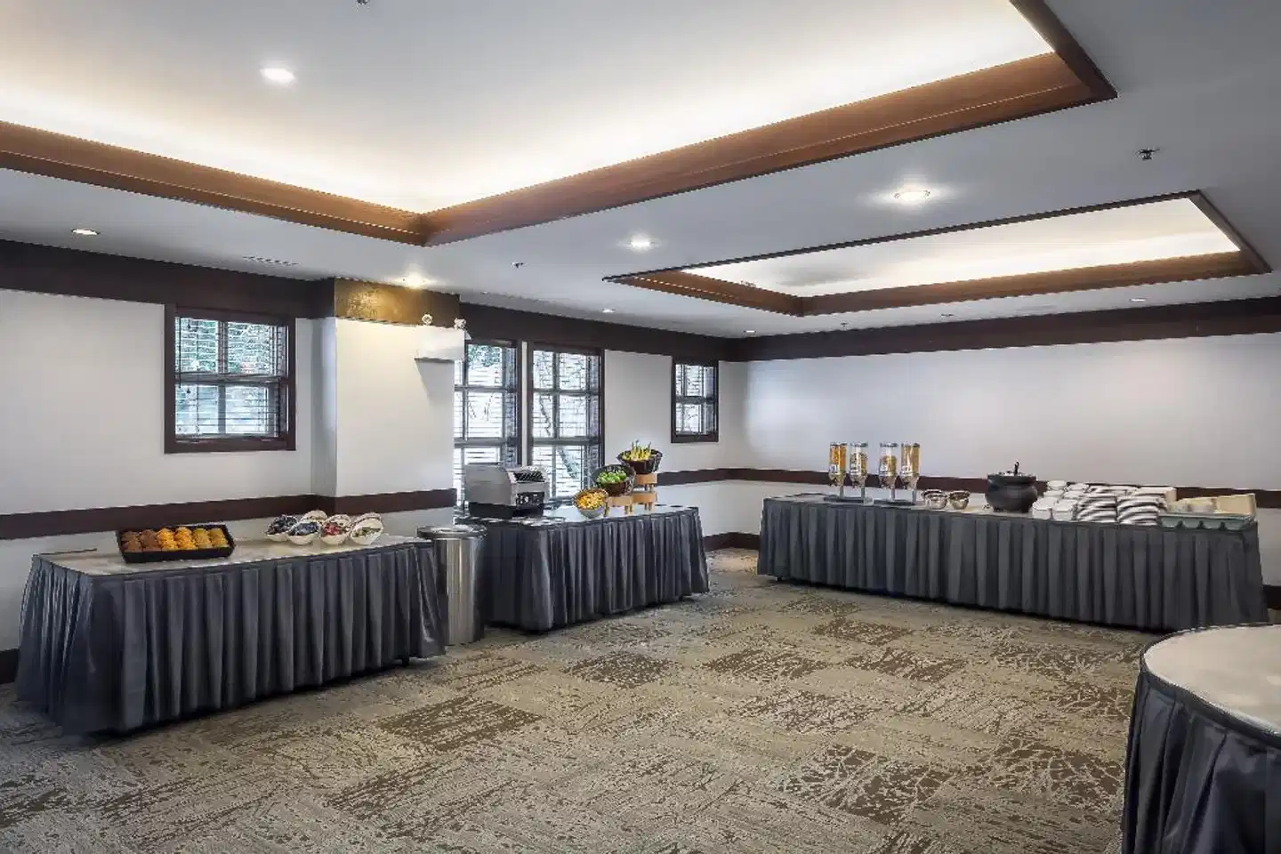 BLACKCOMB SPRINGS SUITES BY CLIQUE Konferenz