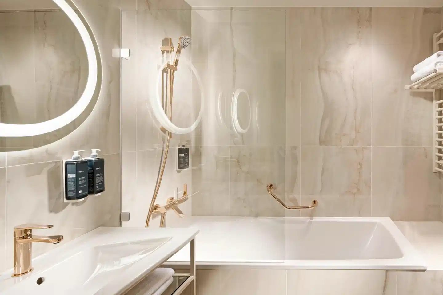 Mamaison Hotel Riverside Prague Badezimmer