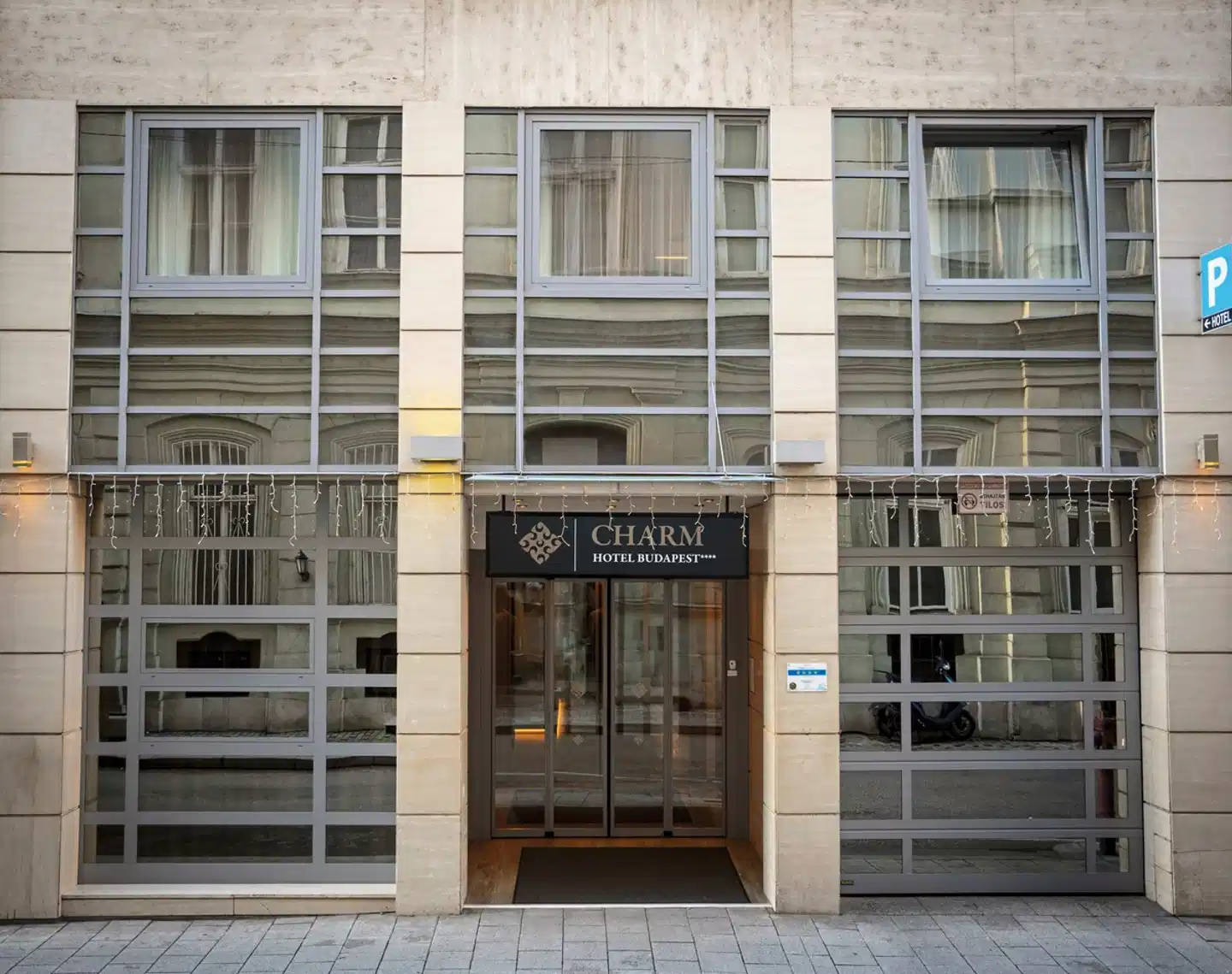 Charm Hotel Budapest Aussenansicht
