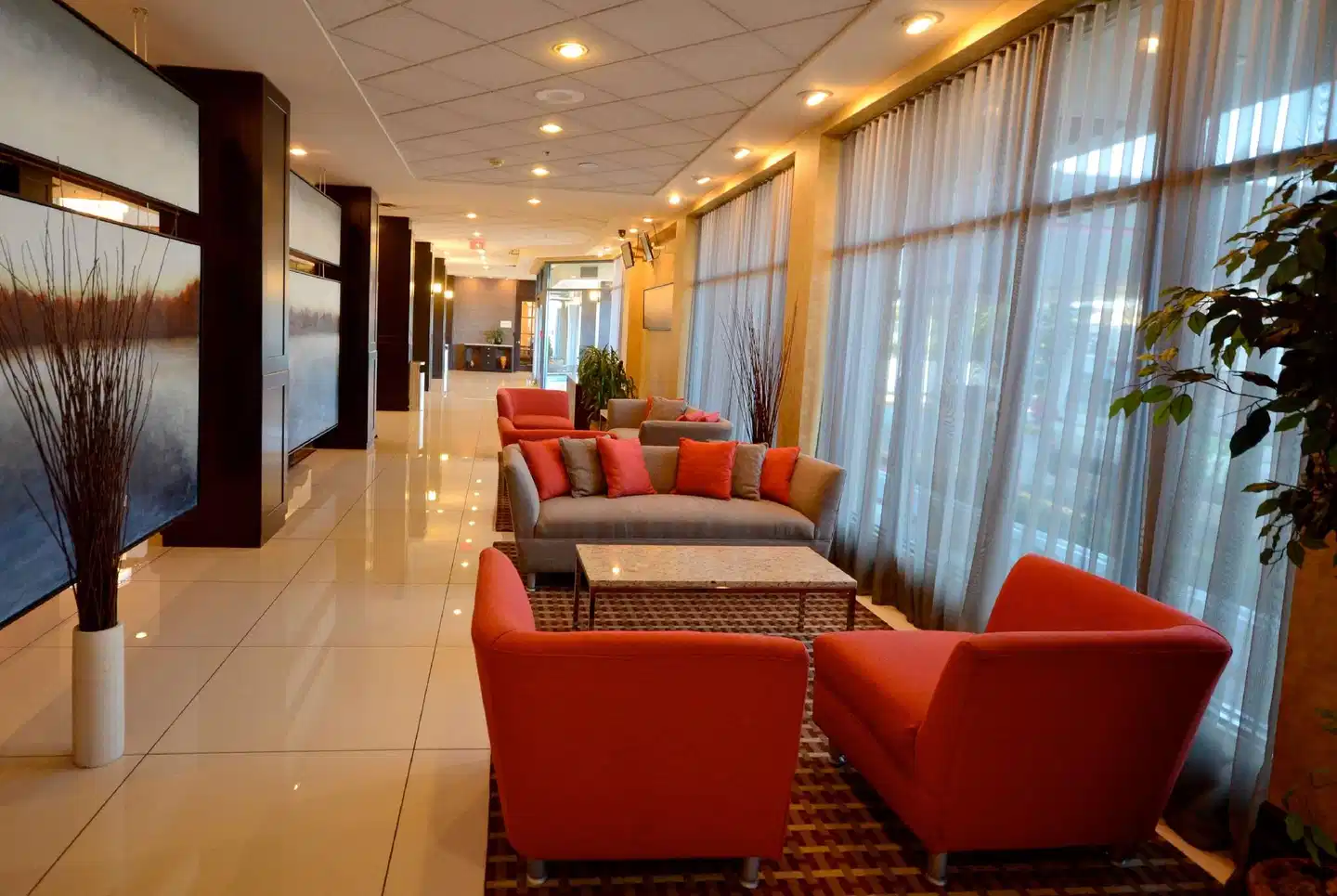 Armon Plaza Airport Montreal Lobby