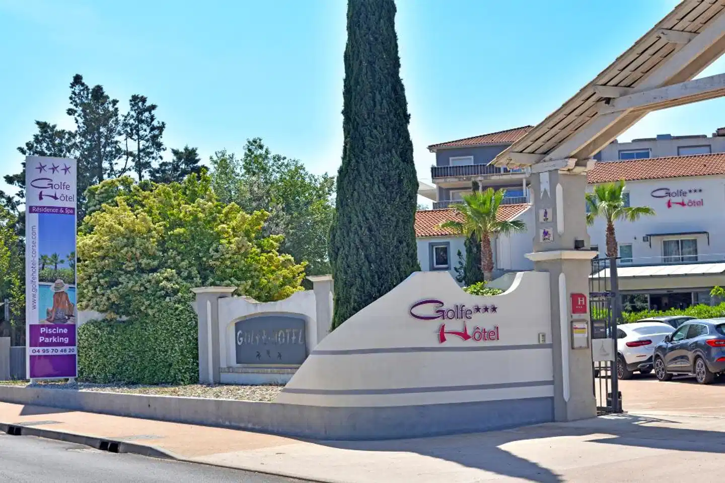 Golfe Hotel Aussenansicht