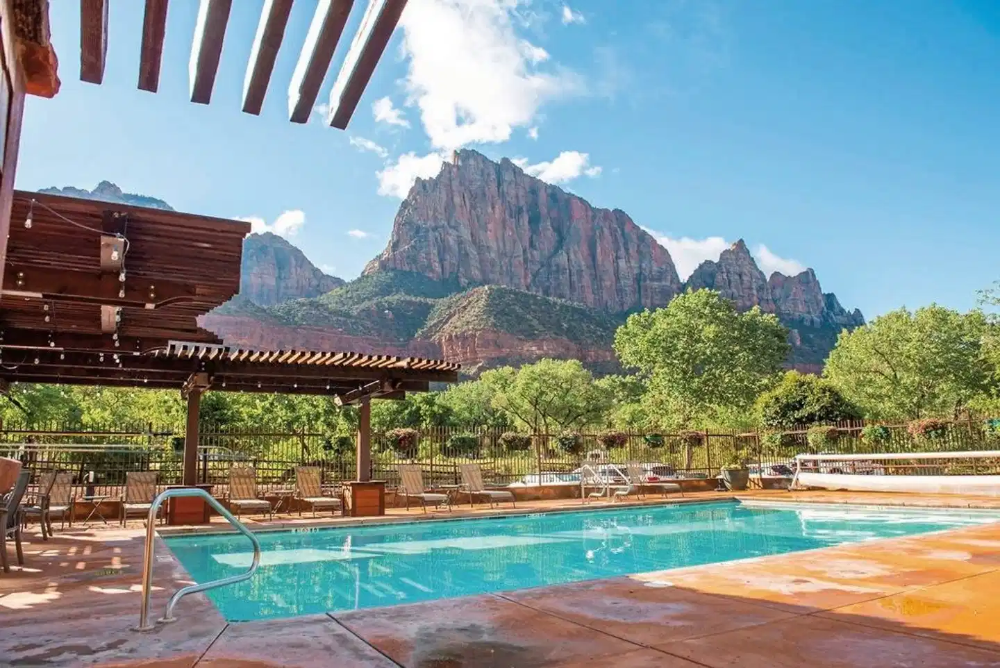 Cable Mountain Lodge Pool