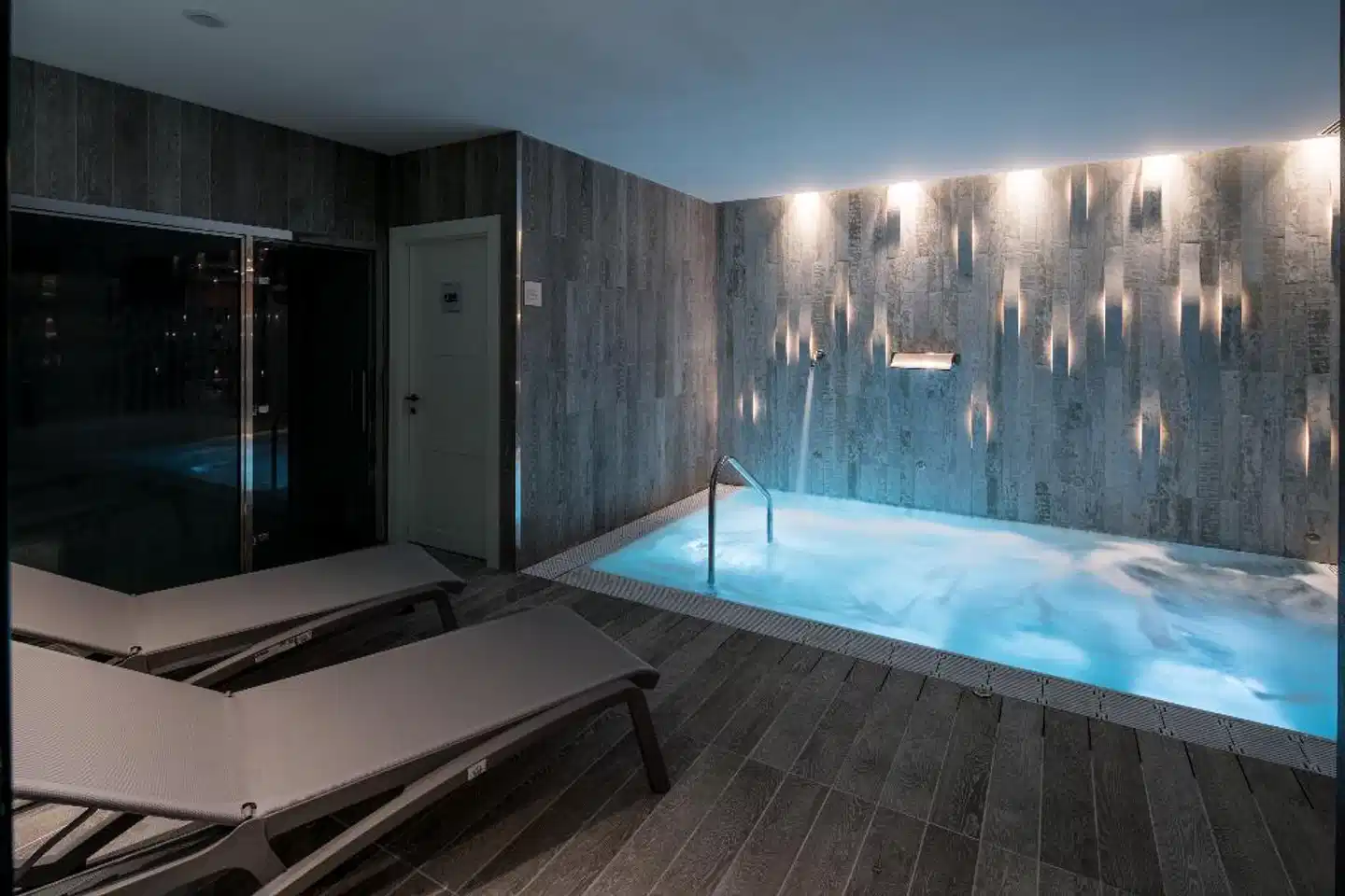 Catalonia Magdalenes Hallenbad