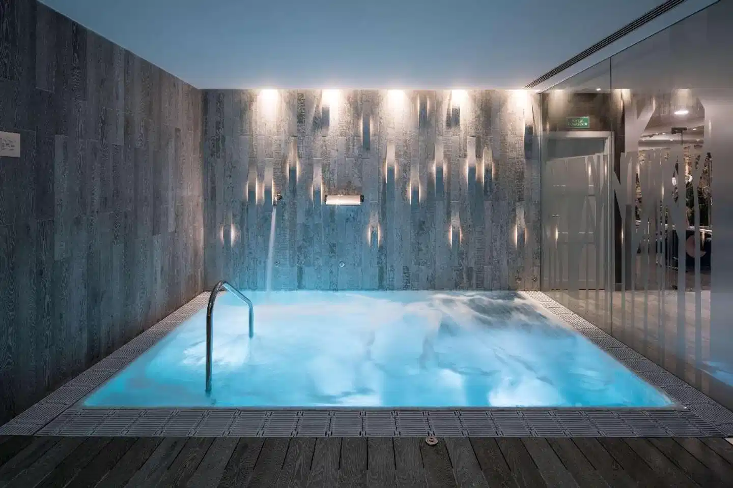 Catalonia Magdalenes Hallenbad