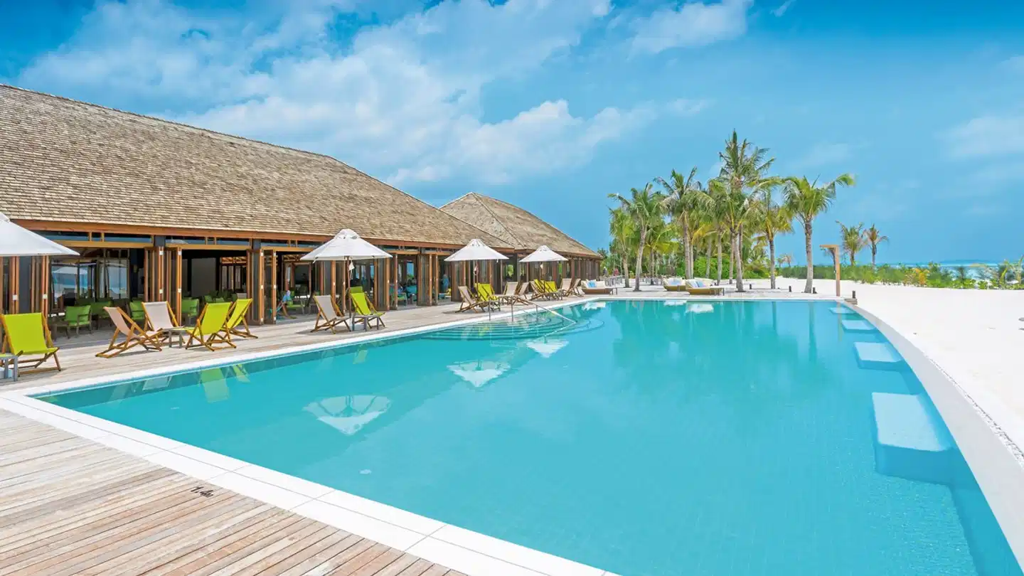 Innahura Maldives Resort Pool