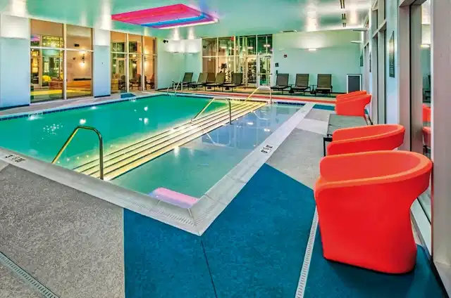 Aloft Anchorage Hallenbad