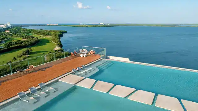 Hyatt Vivid Grand Island Pool