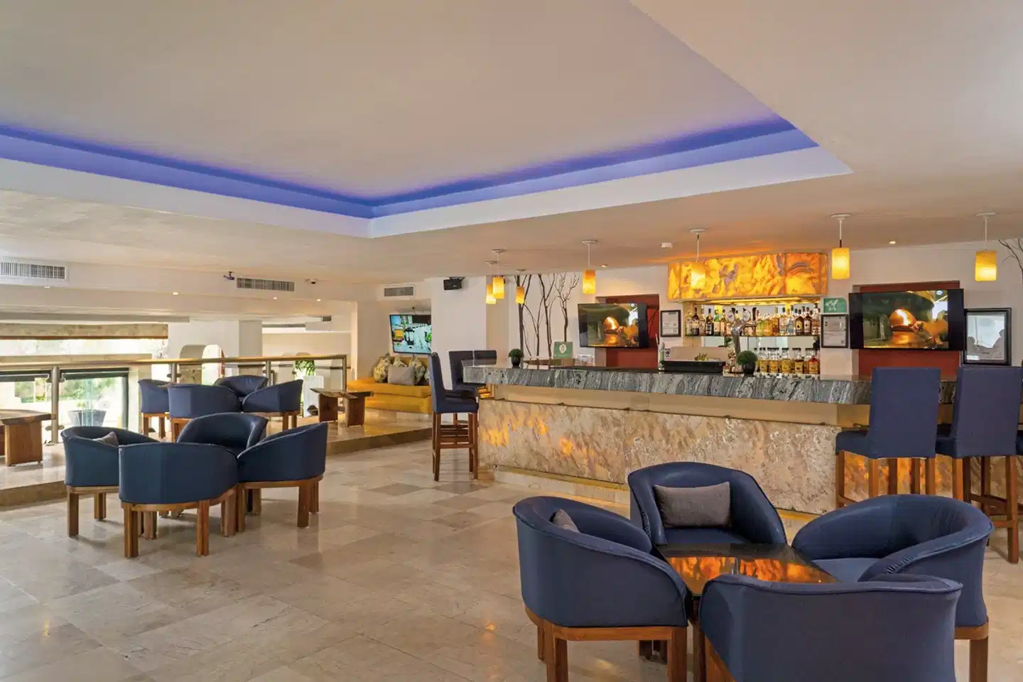 Flamingo Cancun Resort Bar