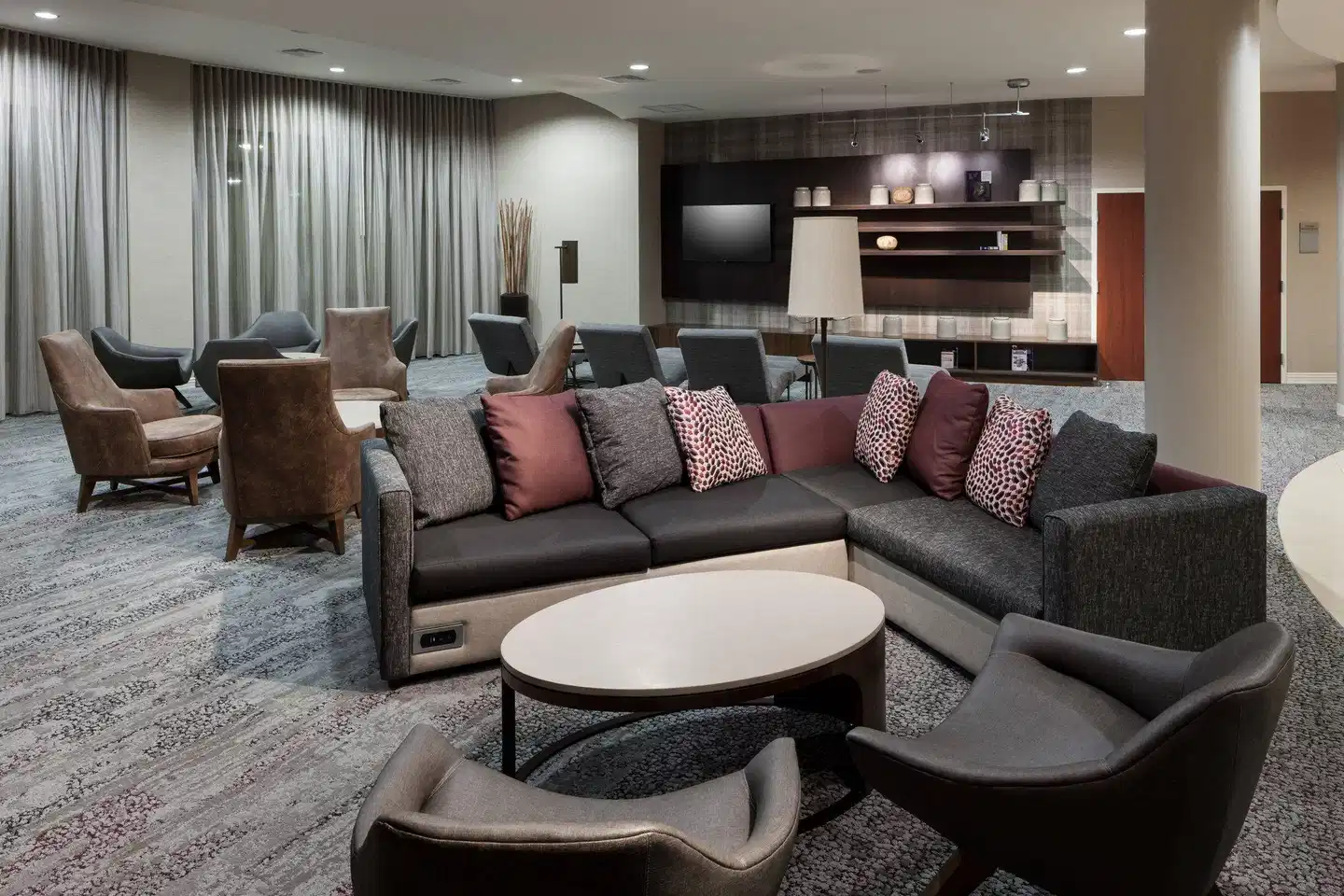 Courtyard by Marriott Miami at Dolphin Mall Lobby