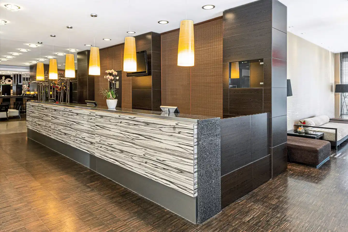 NH Danube City Lobby