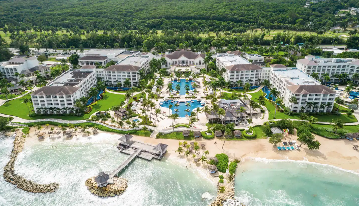 Hyatt Ziva Rose Hall Aussenansicht