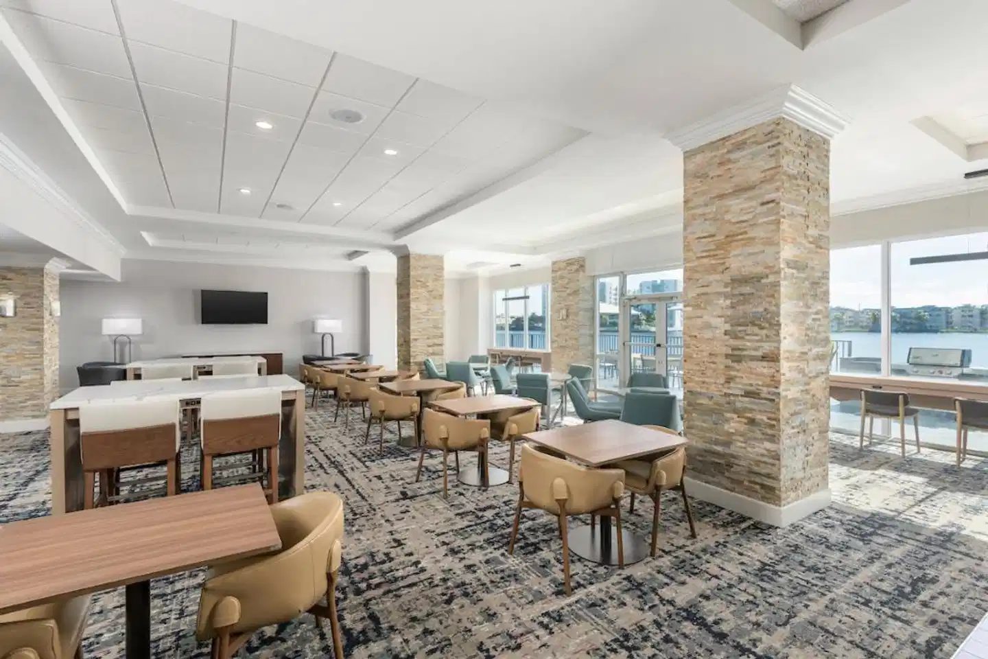 Homewood Suites by Hilton Miami-Airport/Blue Lagoon Lobby