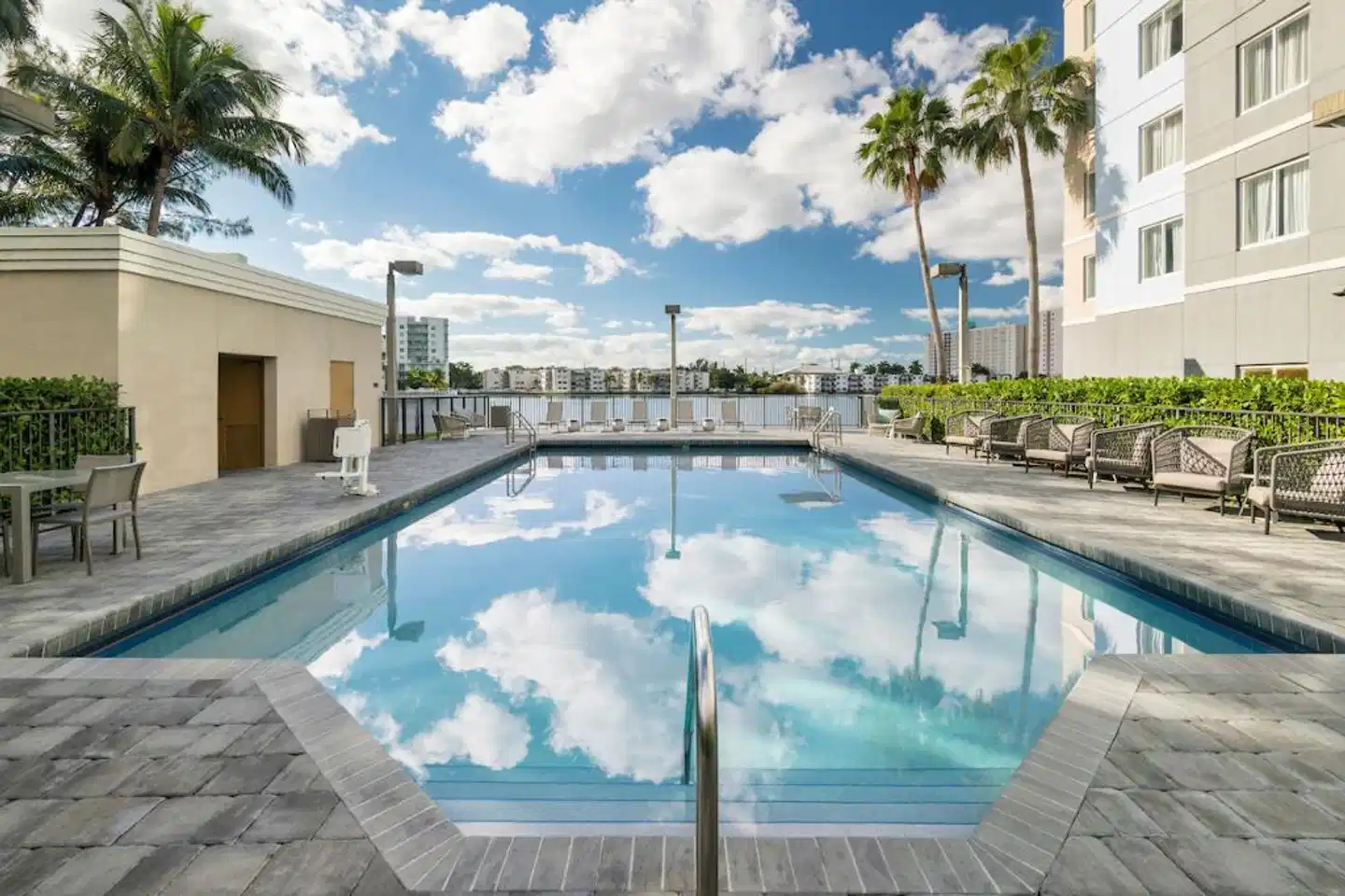 Homewood Suites by Hilton Miami-Airport/Blue Lagoon Pool