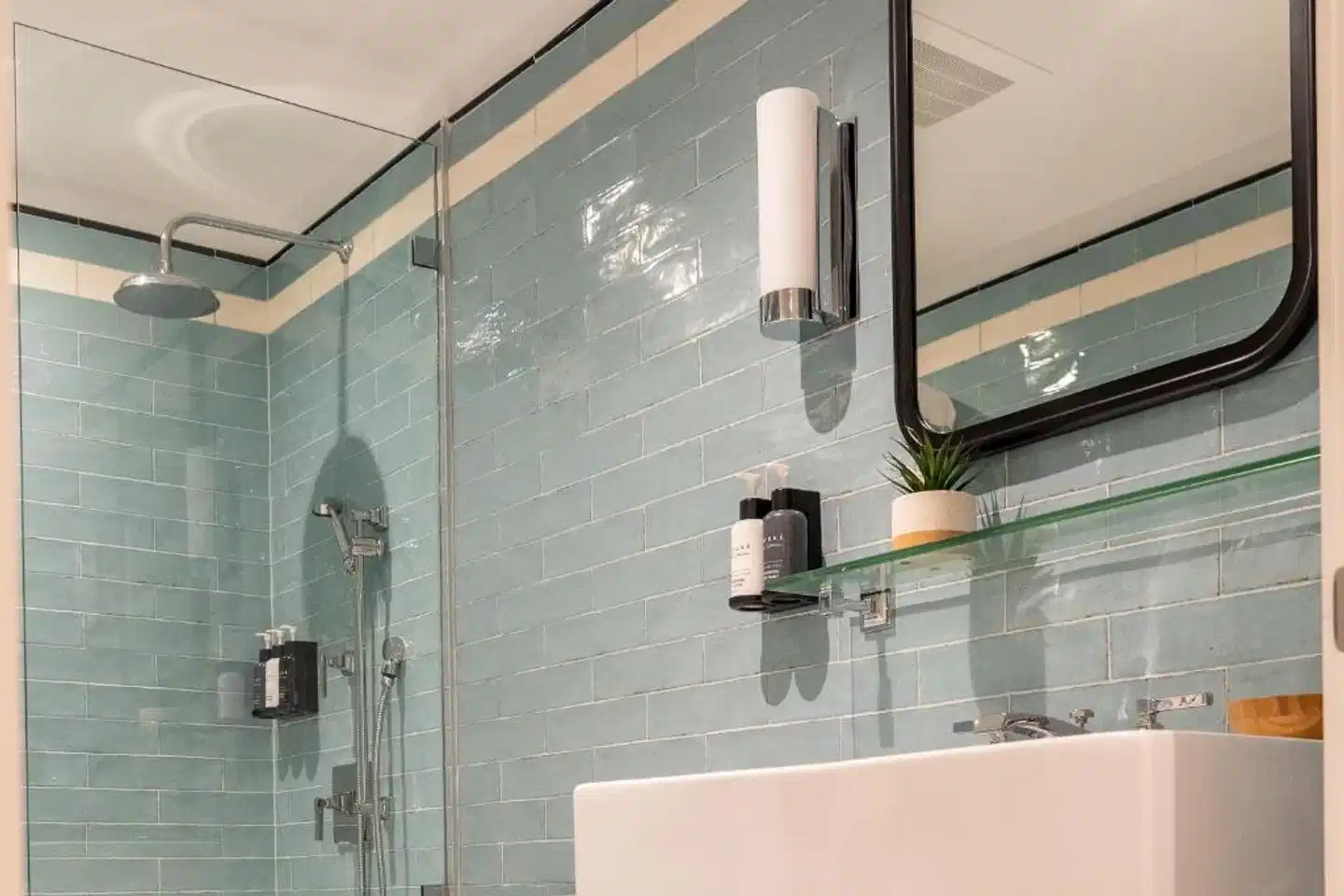 Nassau Suite Hotel Badezimmer